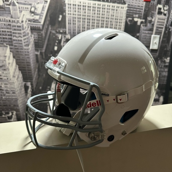 Riddell Victor-i Youth Football Helmet with Facemask, size L/XL - Picture 1 of 10